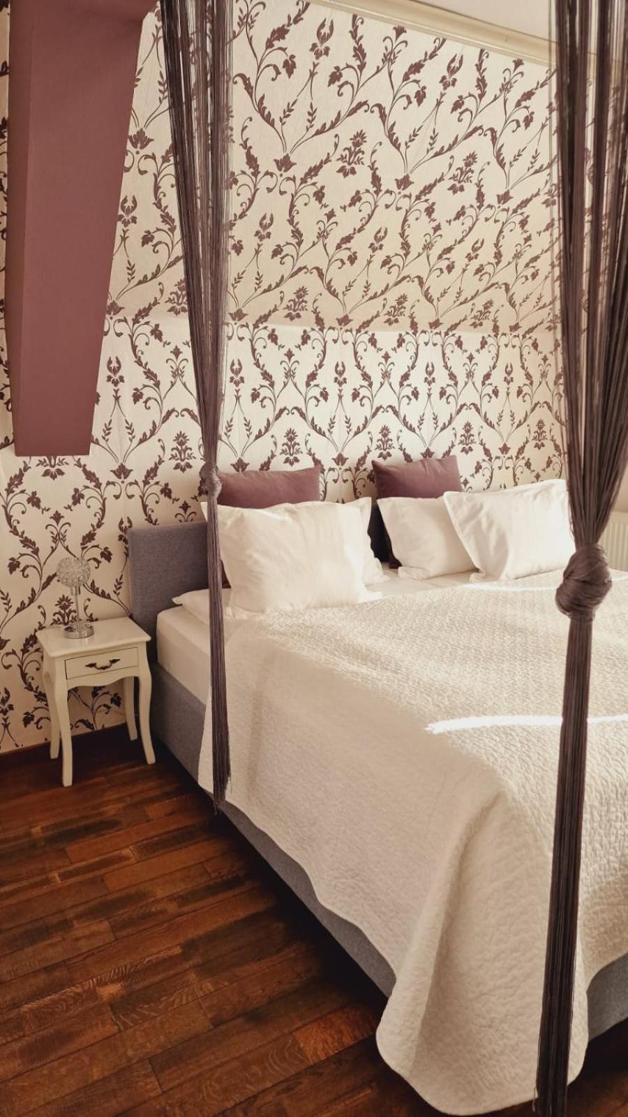 Villa Westfalia Guest House Тиргу-Секуєск Екстер'єр фото