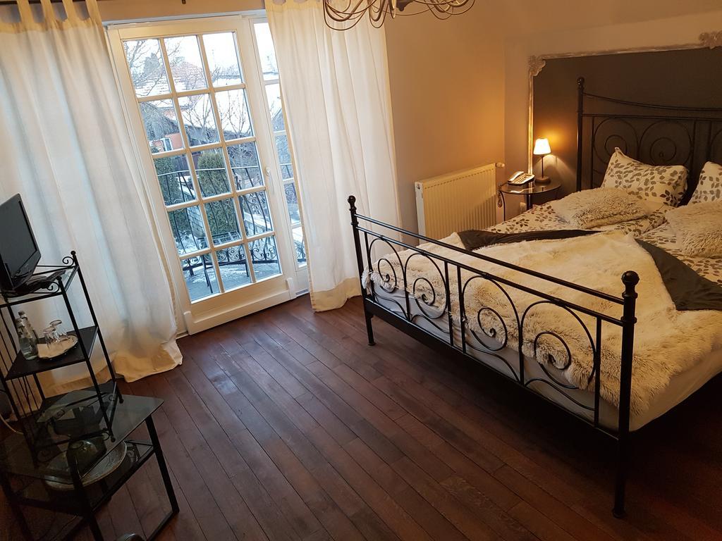 Villa Westfalia Guest House Тиргу-Секуєск Екстер'єр фото