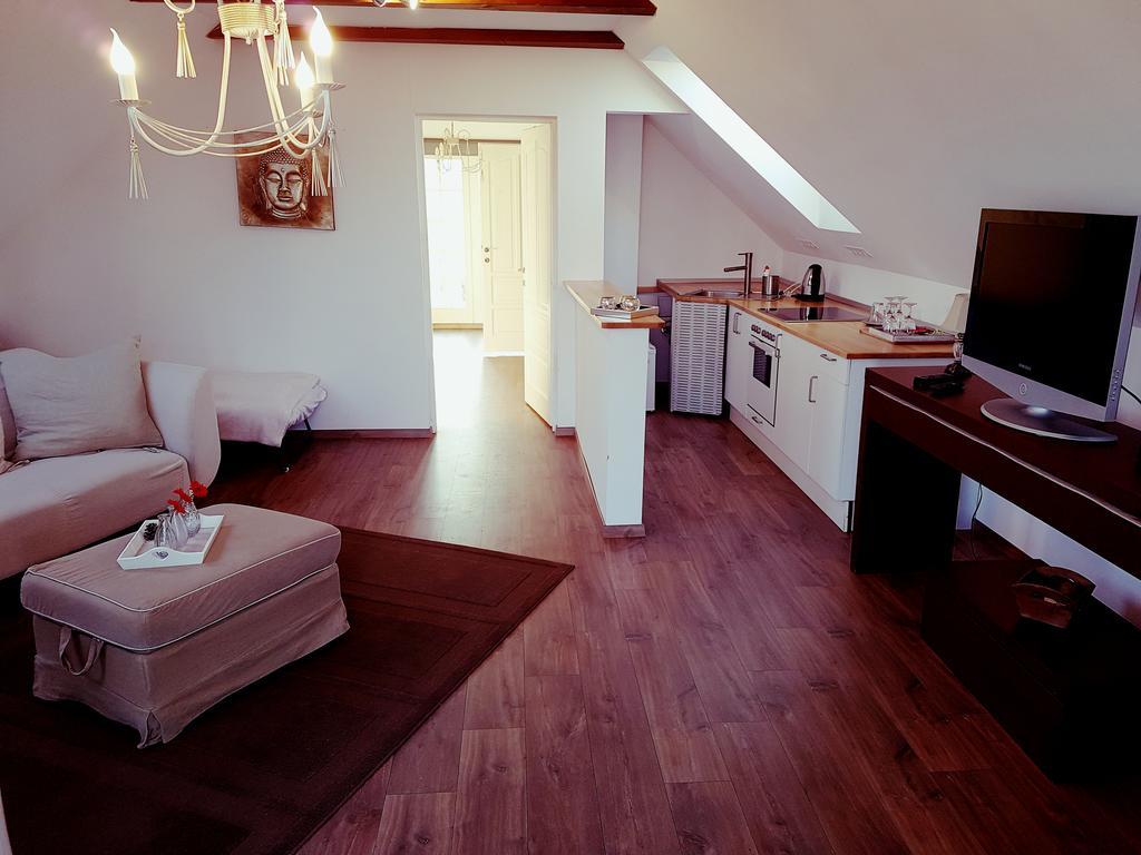 Villa Westfalia Guest House Тиргу-Секуєск Екстер'єр фото